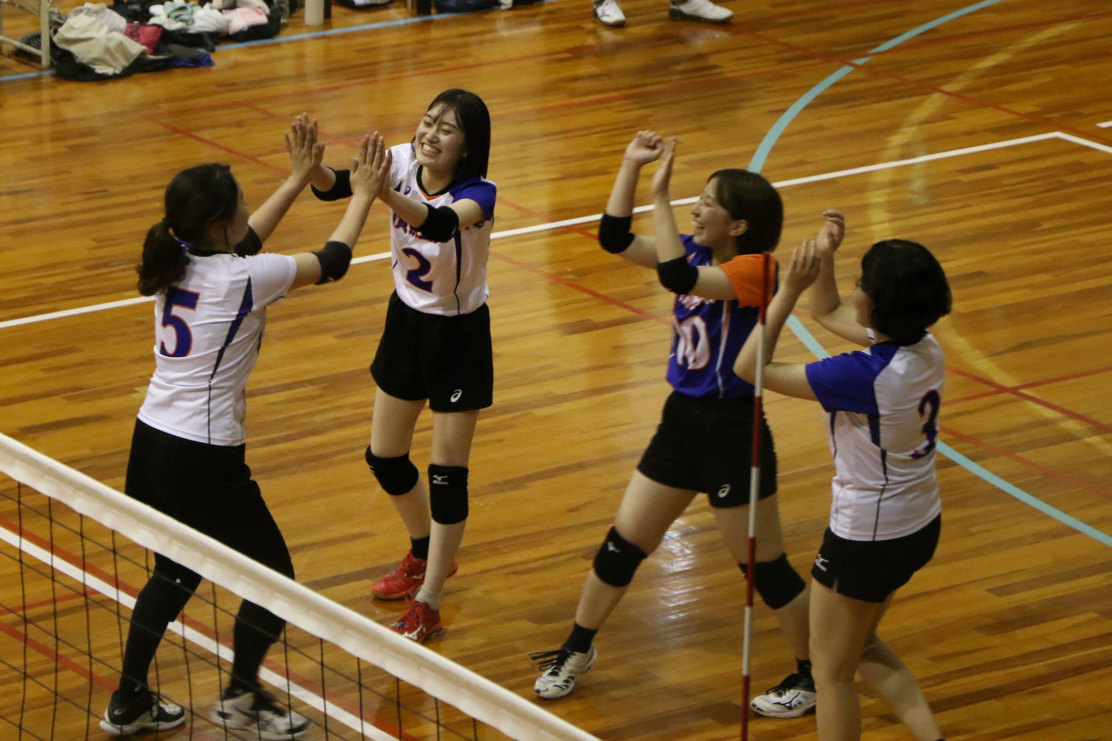 京滋戦 女バレー.jpg