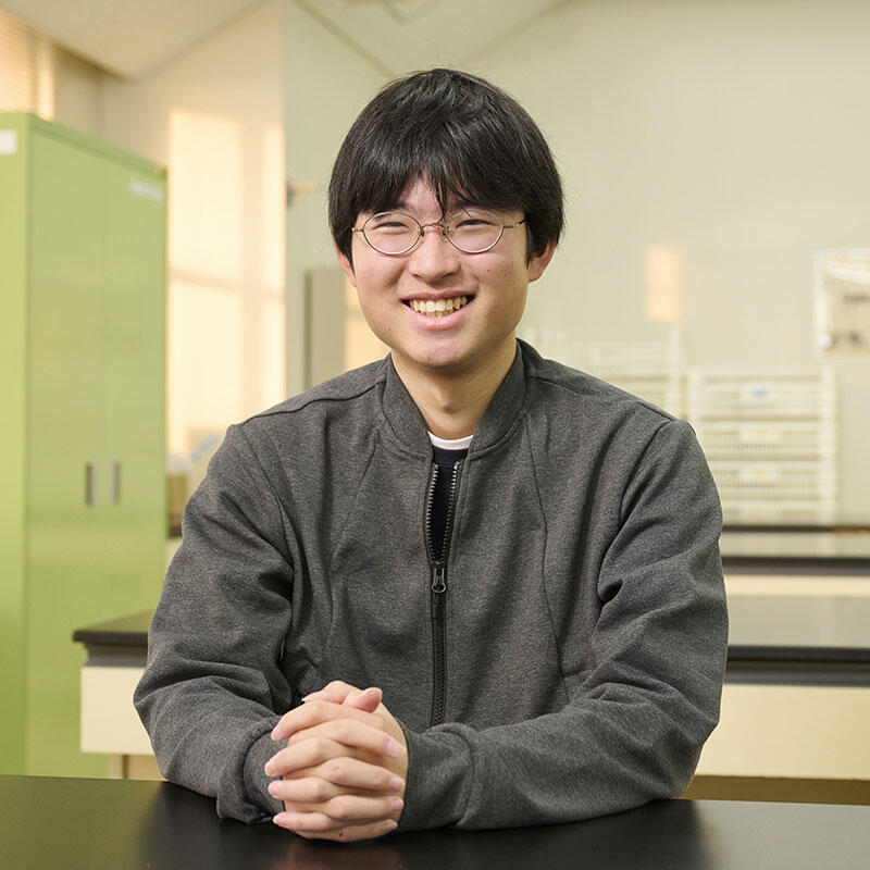 工学部電子システム工学科吉田拓真さん
