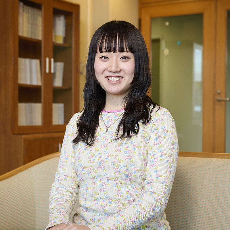 人間文化学部生活デザイン学科堀安奏美さん