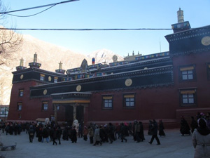 四川の東にある小さなチベット町デルゲ